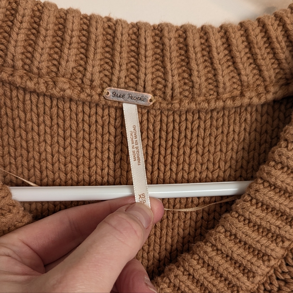 Free People Alli V-neck Chunky Oversized Sweater - Camel sz XS - Picture 4 of 7